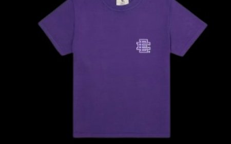 EE Bold & Bright T-Shirts – This Season’s Must-Have Trend