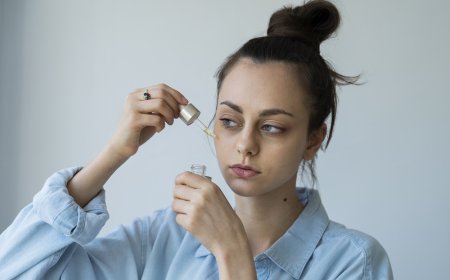 Phenoxyethanol Explained: What It Does to Your Skin