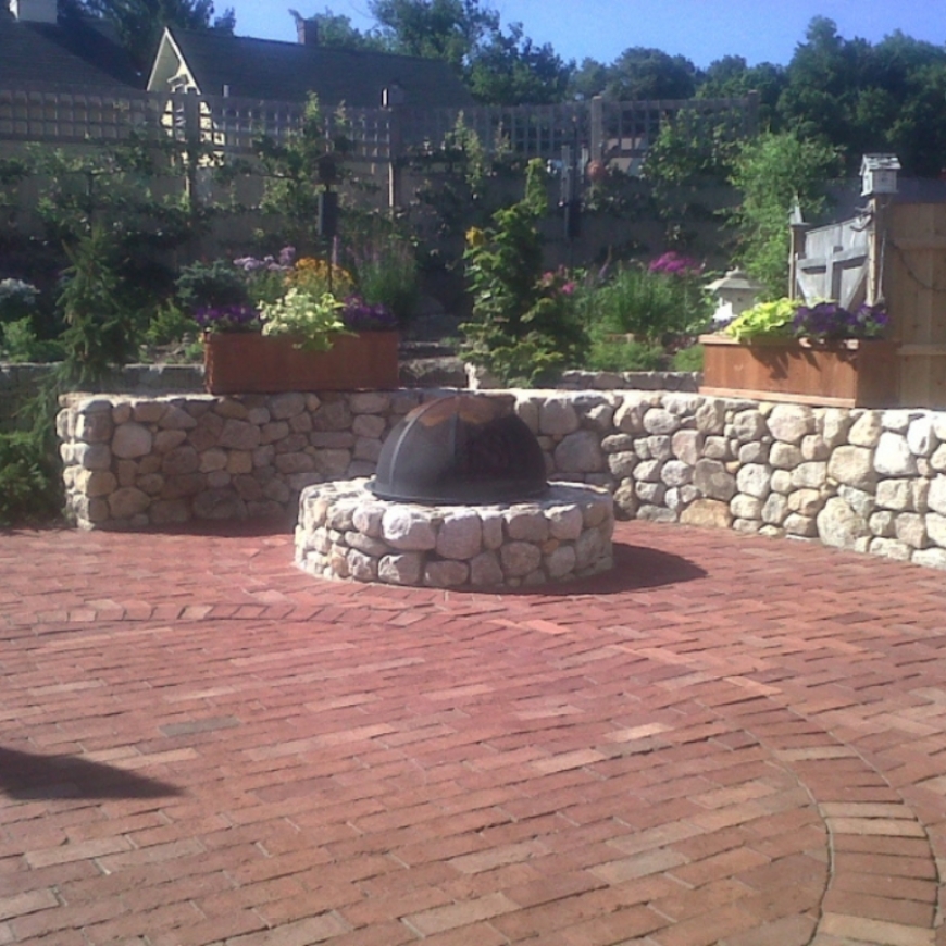 Top Benefits of Outdoor Firepit Installation for Your Backyard Retreat