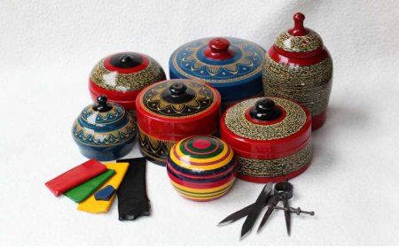 How Handicraft Items Manufacturers Inspire A New Generation Of Decor Lovers